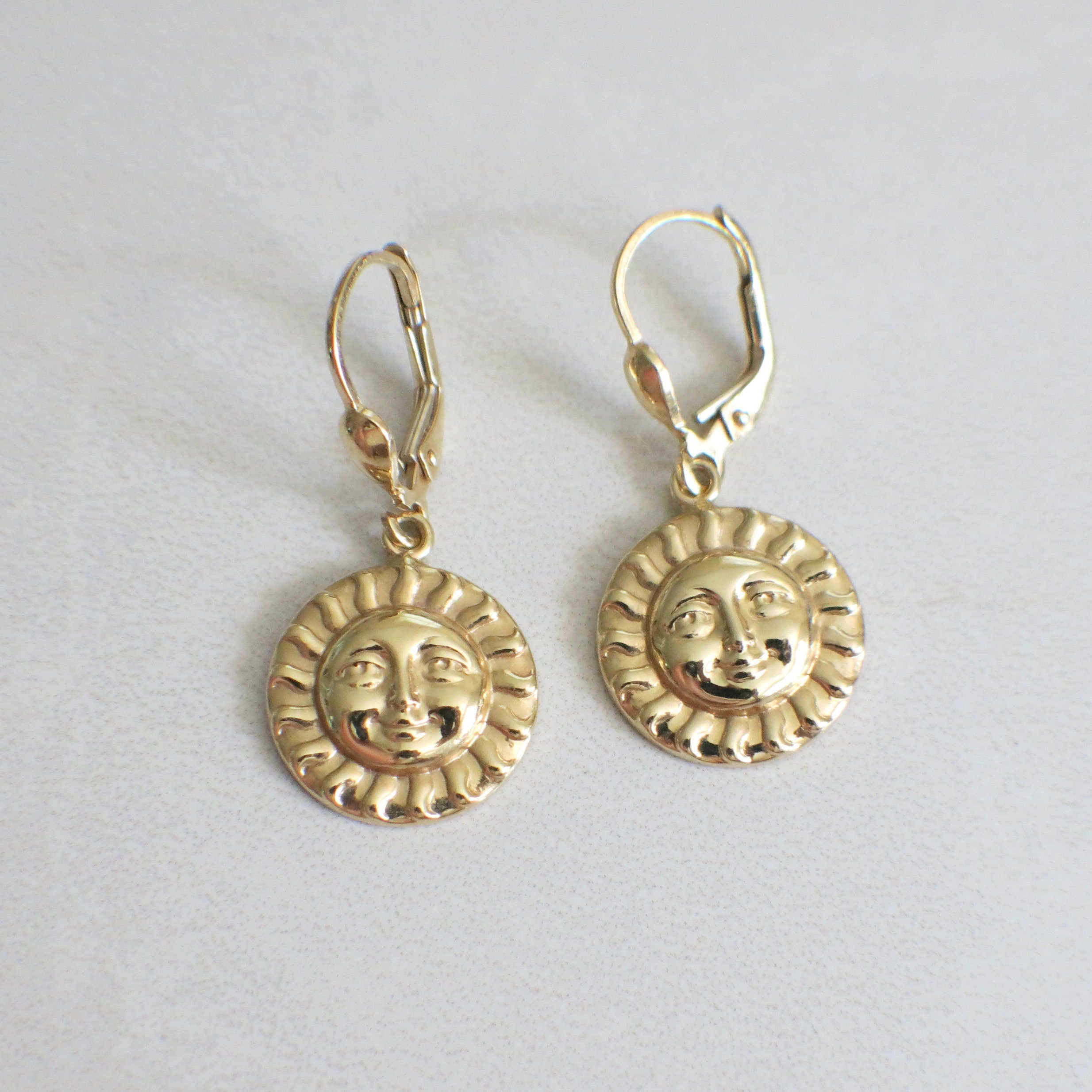 14K Yellow Gold Vintage Sun Face Dangle Earrings – Lever  display picture 3