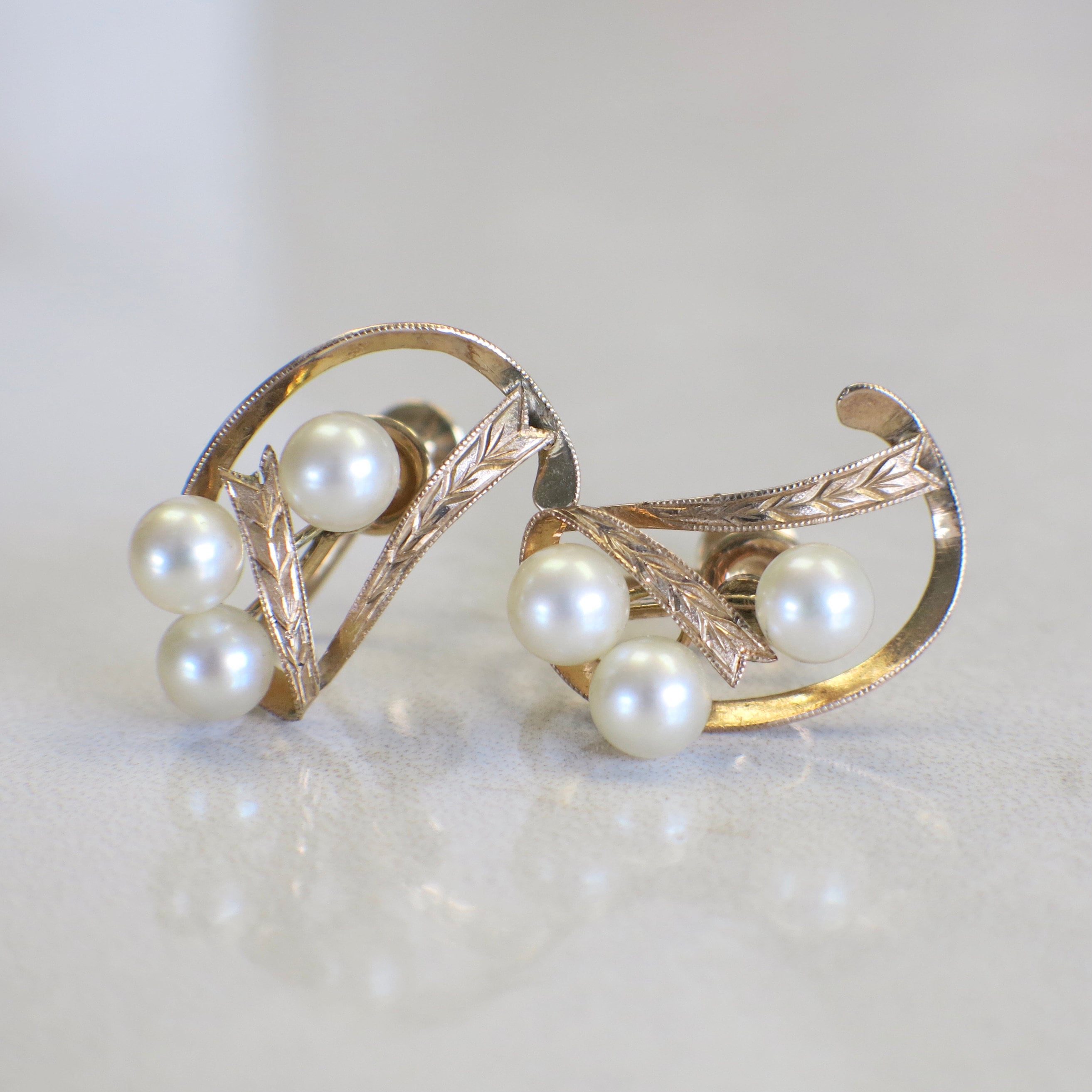 Vintage 14K Gold Pearl Earrings | Screw-In Backs Milgrain Ribbon Design - Black Market LLC