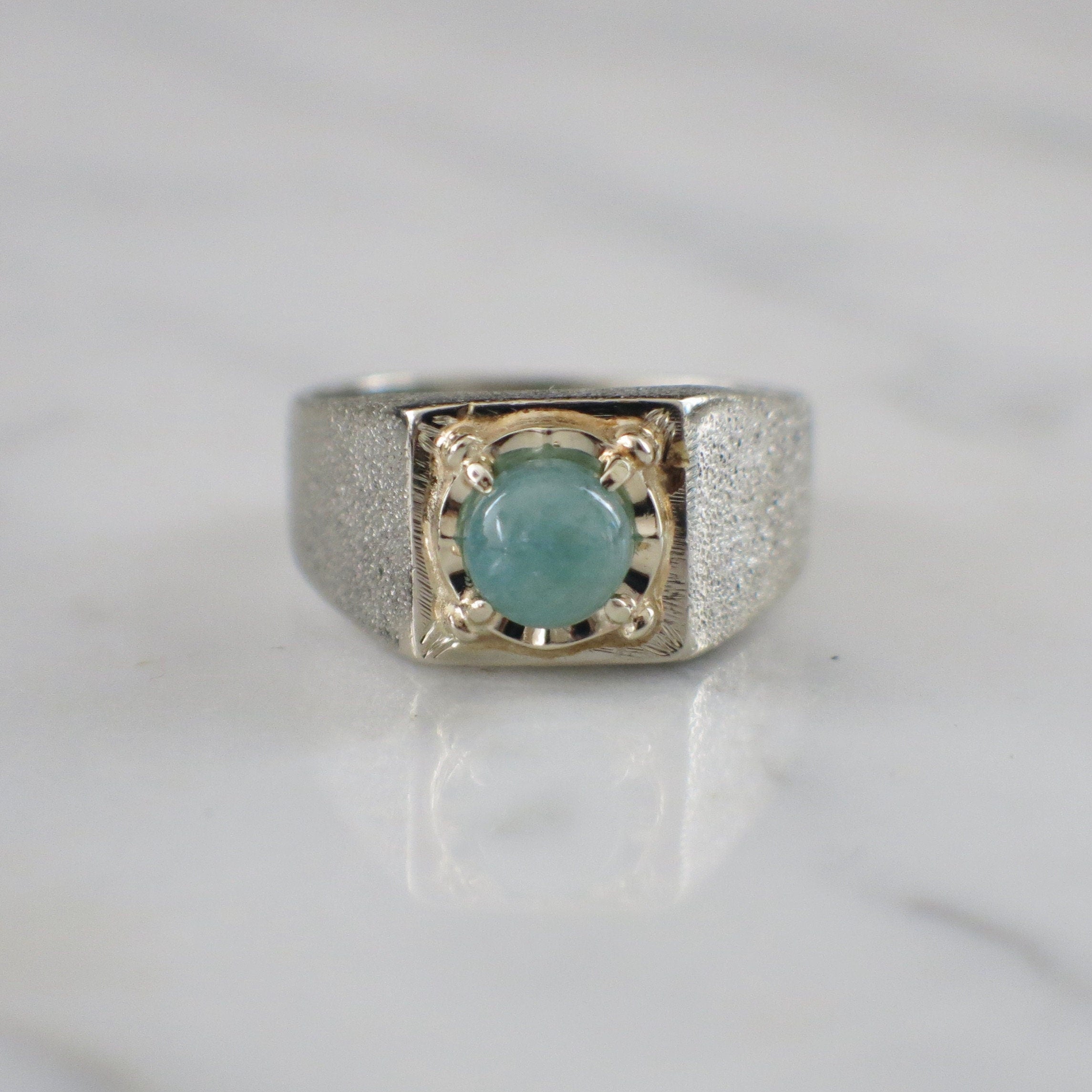 18K White and Yellow Gold Jade Cabochon Ring – Sage Green, Bead Finish Band, Size 8.25 - Black Market LLC