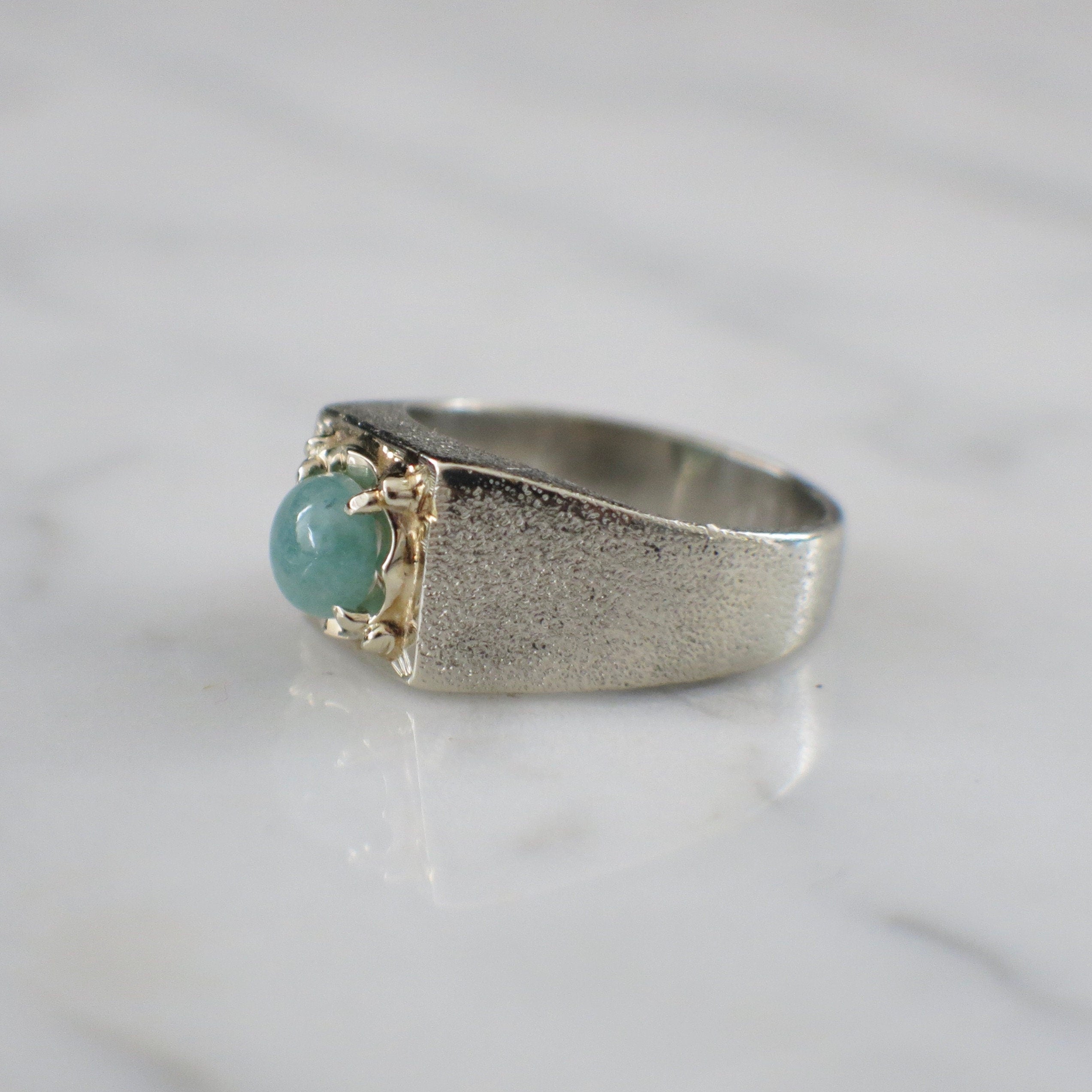 18K White and Yellow Gold Jade Cabochon Ring – Sage Green, Bead Finish Band, Size 8.25 - Black Market LLC