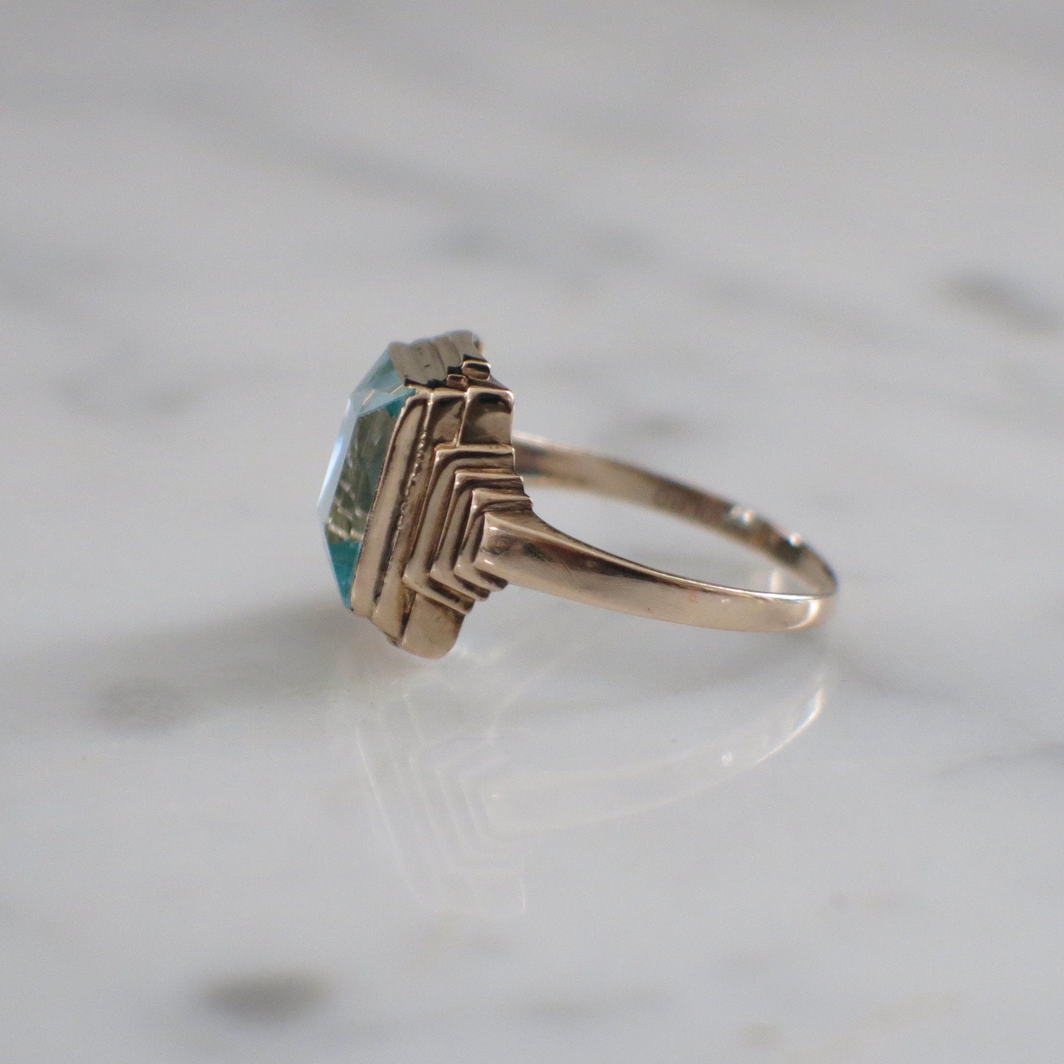 10K Yellow Gold Blue Spinel Ring – Emerald Cut Bezel Solitaire, Size 7.25 - Black Market LLC