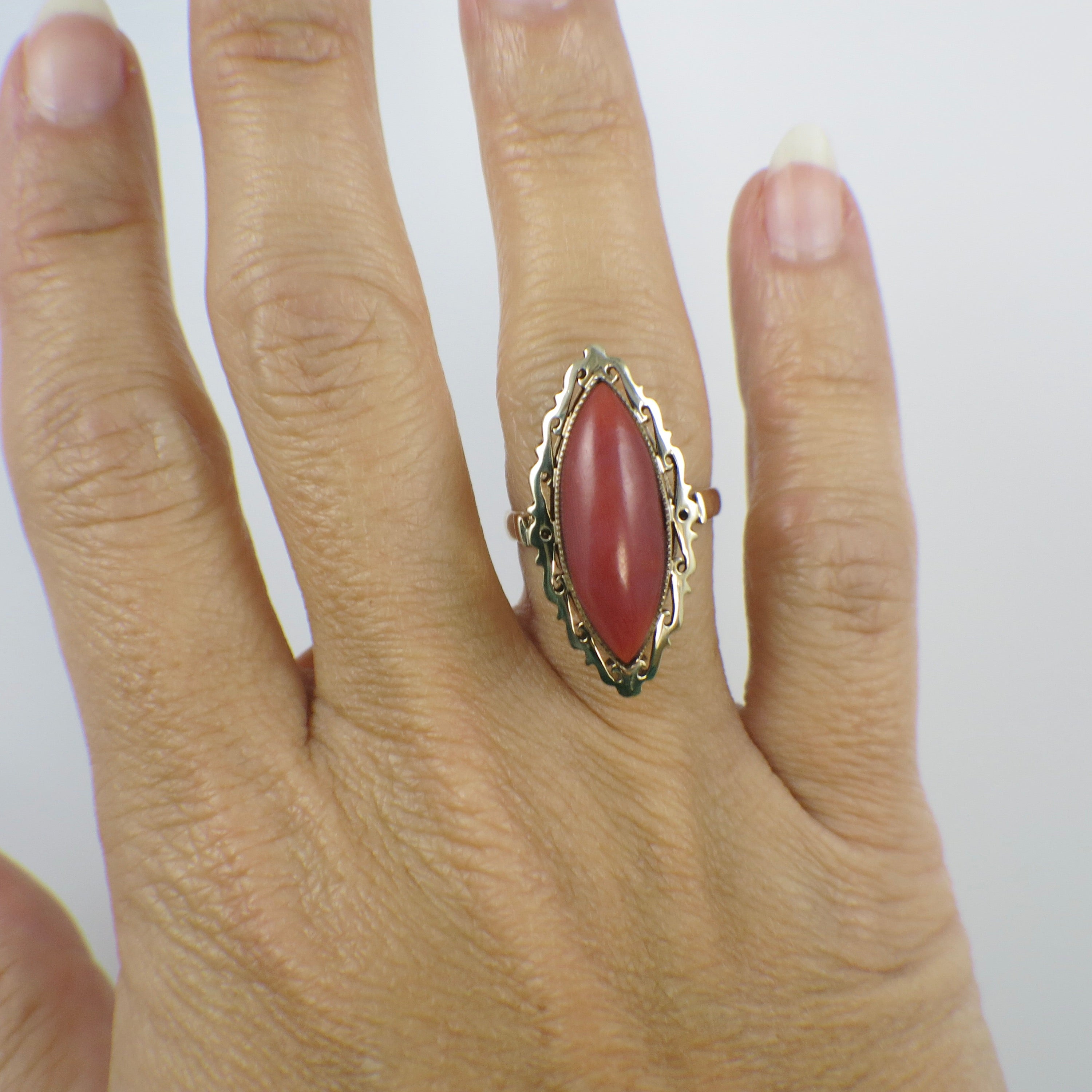 14K yellow gold red jasper chalcedony cabochon ring, vintage cocktail style, size 6.5, featuring a bold statement design.