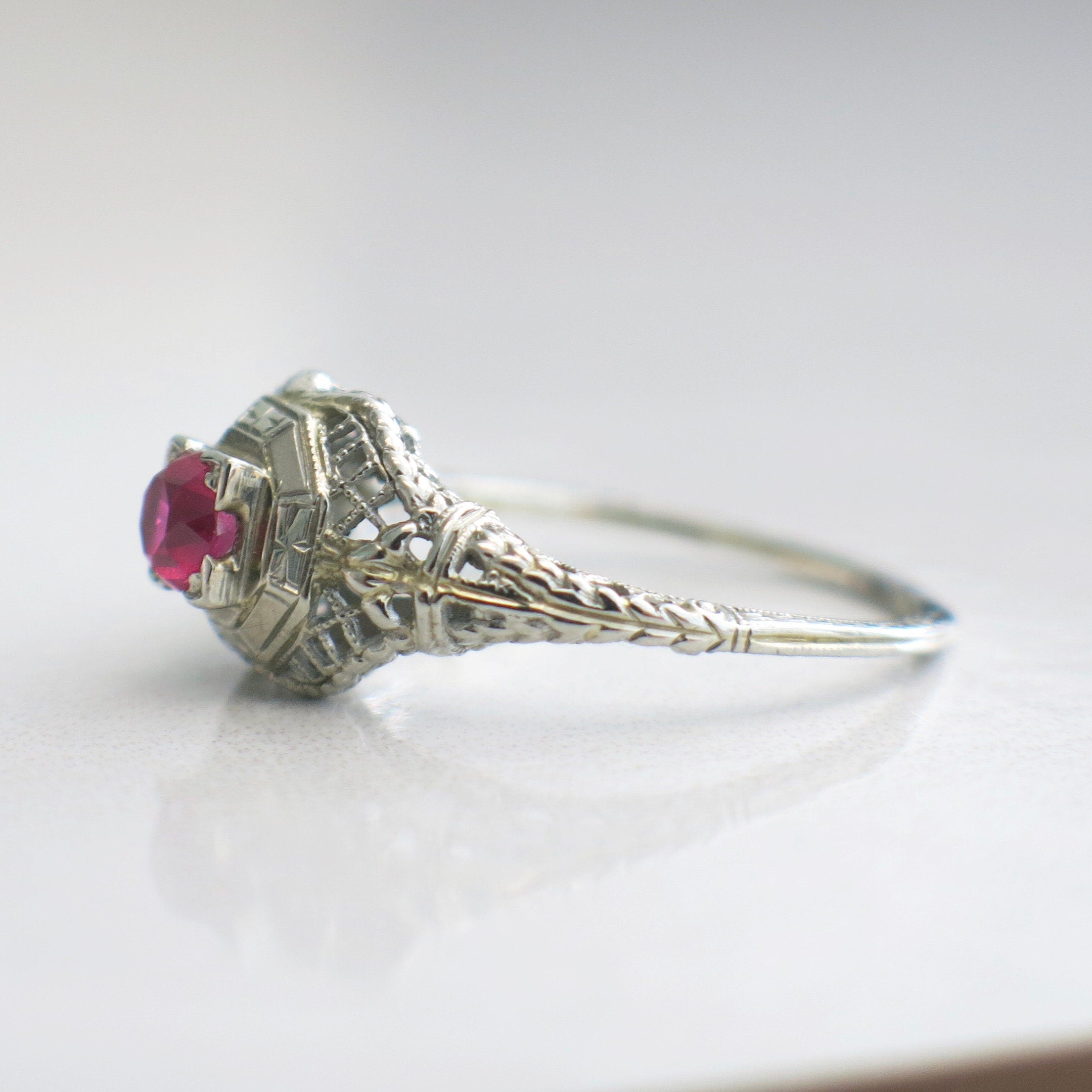 Art Deco Filigree Ring – 18K White Gold Pink Sapphire, Size 7.75 - Black Market LLC