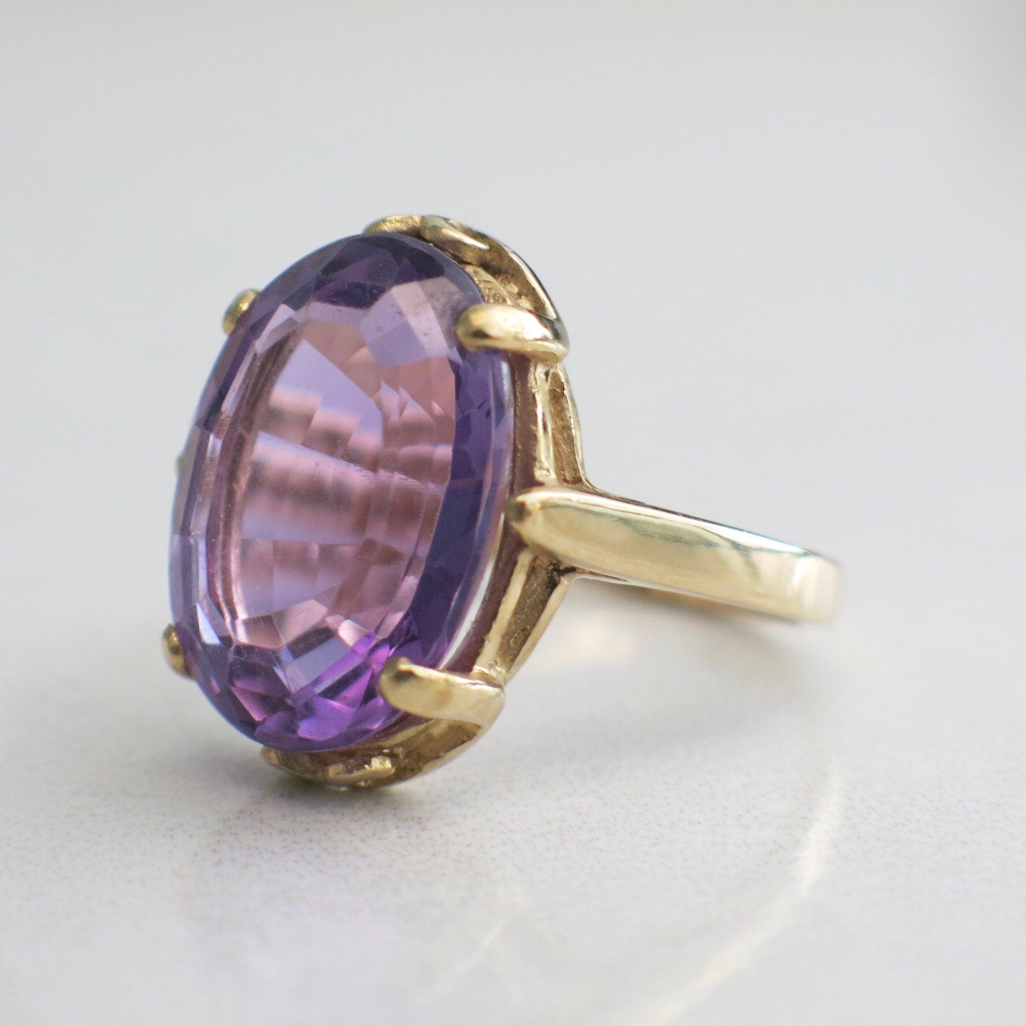 Large Oval Amethyst Cocktail Ring – 14K Yellow Gold Vintage Statement, Size 5.5 - Black Market LLC