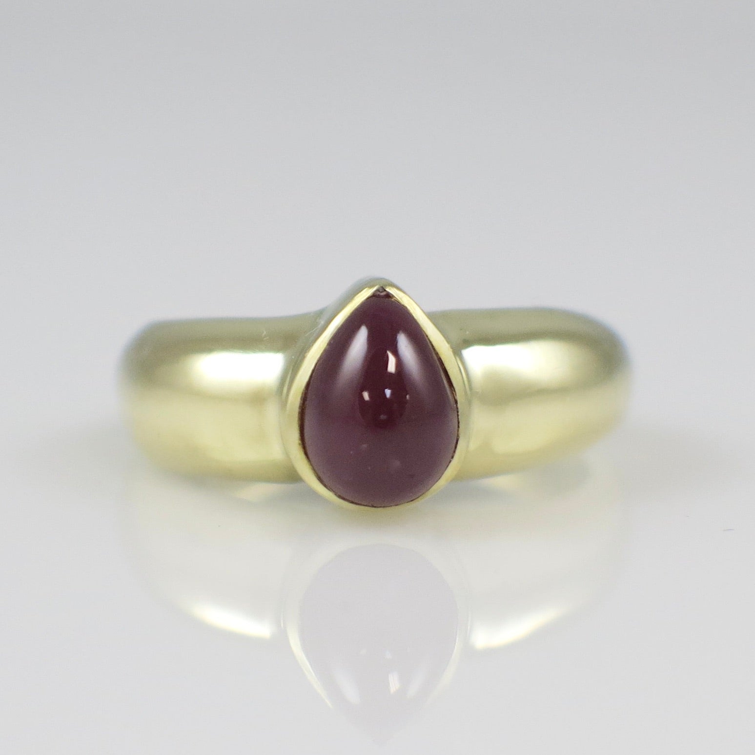 Vintage 14K Yellow Gold Pear Cabochon Ruby Bezel Ring – Bold Gemstone Jewelry