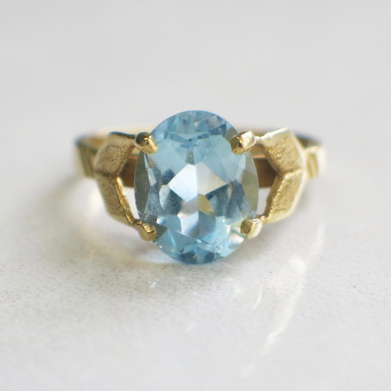 Large Aquamarine Oval Solitaire Ring | 18K Yellow Gold Vintage Size 4.75 - Black Market LLC