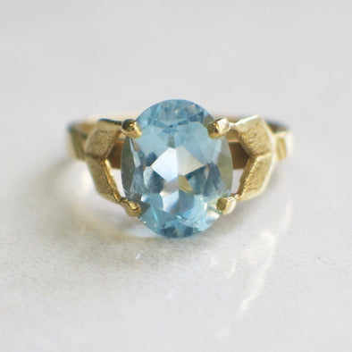 Large Aquamarine Oval Solitaire Ring | 18K Yellow Gold Vintage Size 4.75