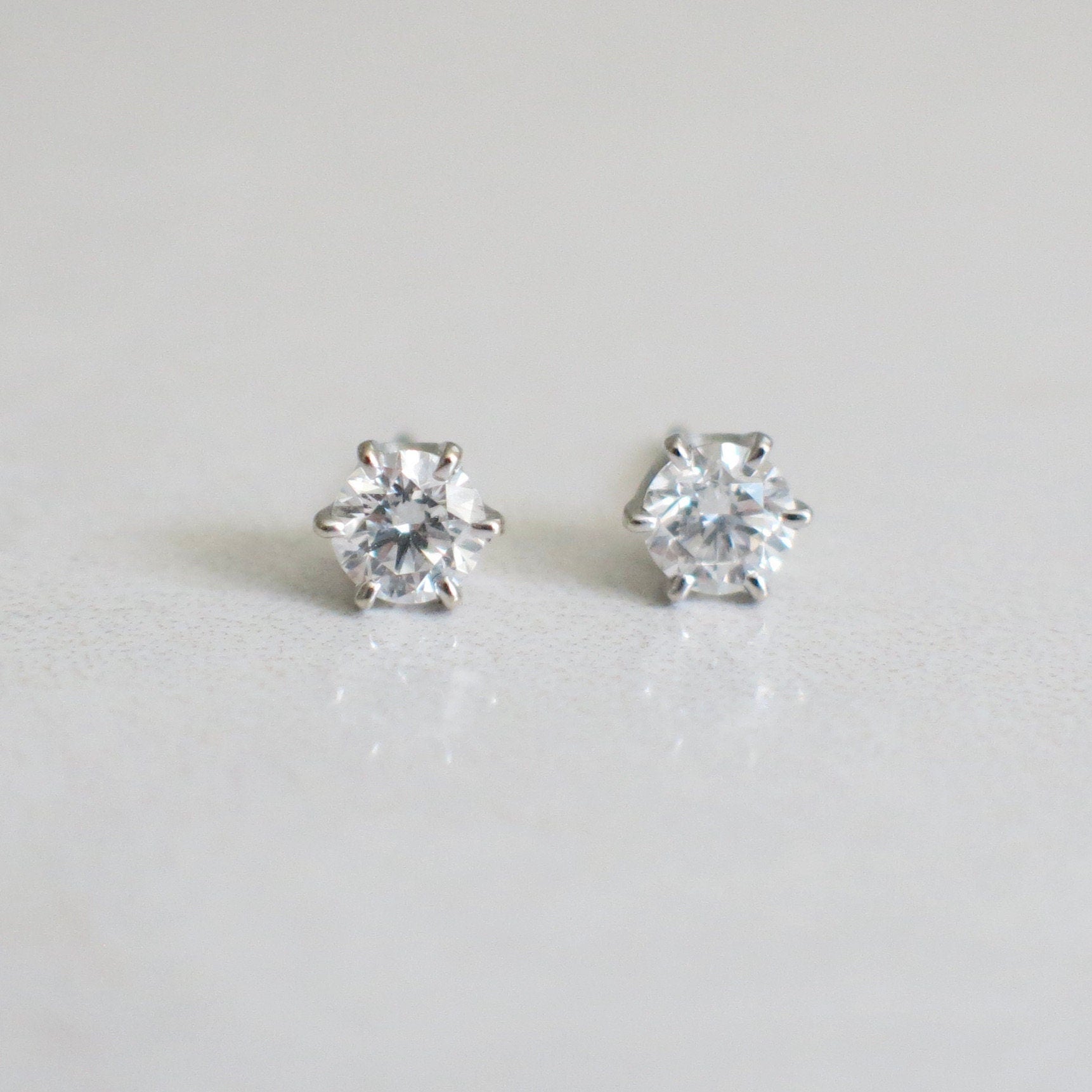 14K White Gold Diamond Stud Earrings – 0.50 CTW, Round Brilliant - Black Market LLC