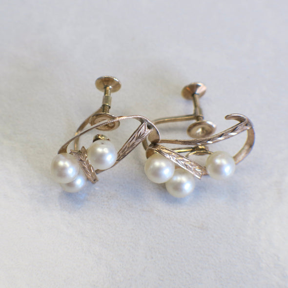 Vintage 14K Gold Pearl Earrings | Screw-In Backs Milgrain Ribbon Design