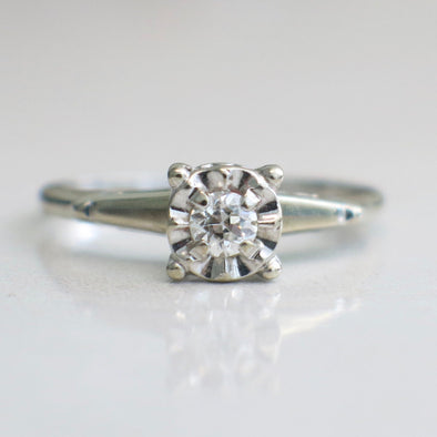 14K White Gold Diamond Solitaire Engagement Ring Floral Illusion Size 8