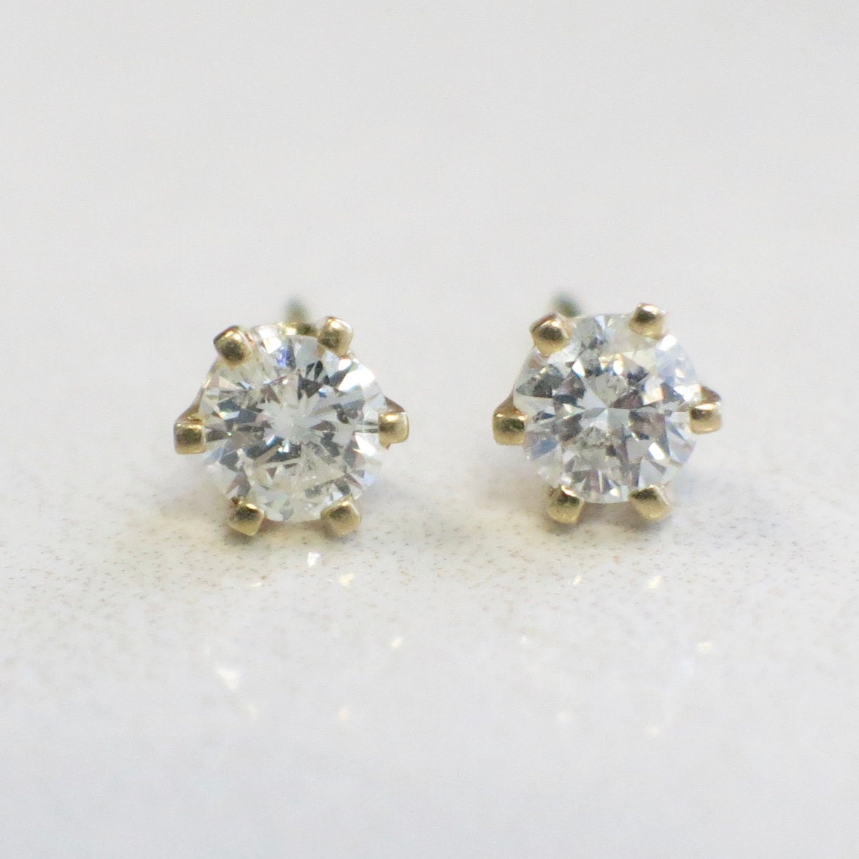 0.60ct Diamond Stud Earrings – 14K Yellow Gold, Six-Prong Setting, H–I I1 - Black Market LLC