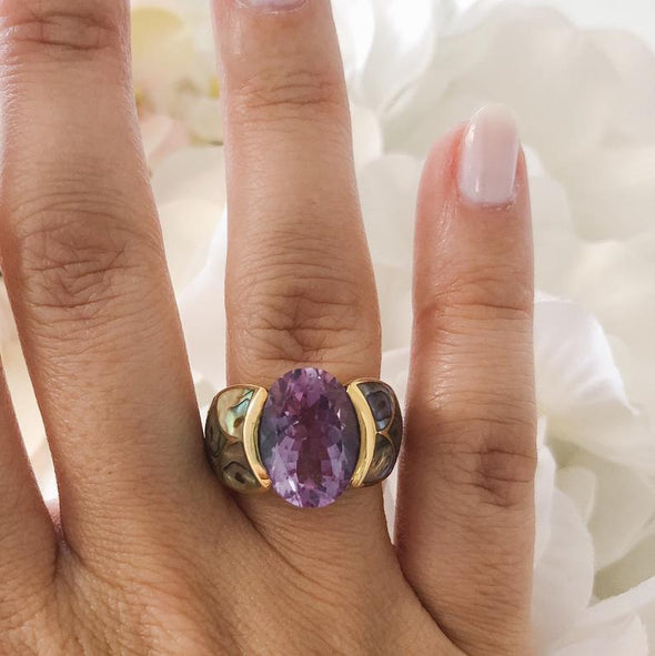 Oval Purple Amethyst and Abalone Shell 14k Yellow Gold Vintage Cocktail Ring