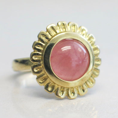 Vintage Pink Coral 14K Yellow Gold Floral Flower Ring