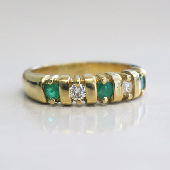 Vintage 18K Yellow Gold Green Emerald and Diamond Five Stone Band Ring