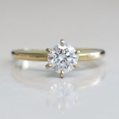 Solitaire Round Brilliant Diamond Engagement Ring 14K Yellow Gold