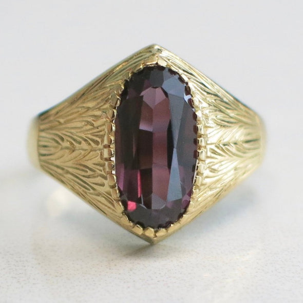 Oval Purple Sapphire 18k Yellow Gold Vintage Ring
