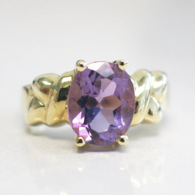 14K Yellow Gold Oval Purple Amethyst Ring