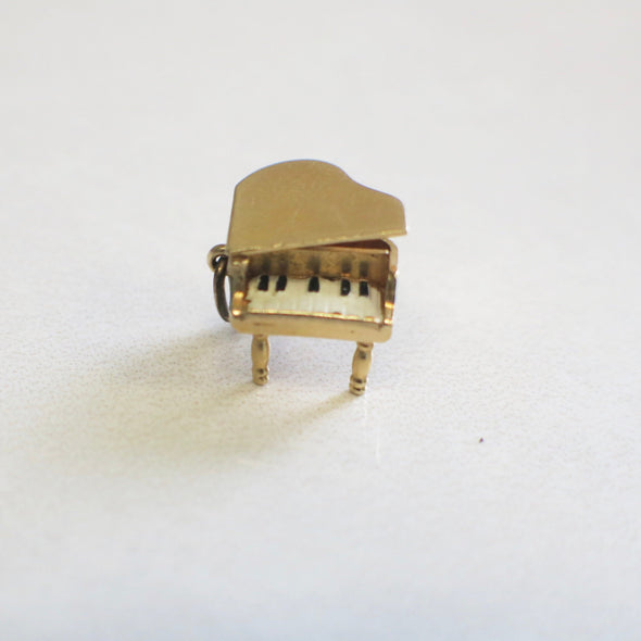 Vintage 10K Gold Yellow Piano Open and Close with Enamel Keys Charm